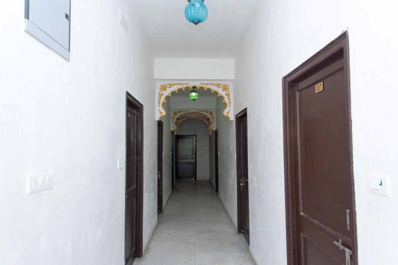 Oyo 14118 Hotel Kalika Palace Udaipur Kültér fotó