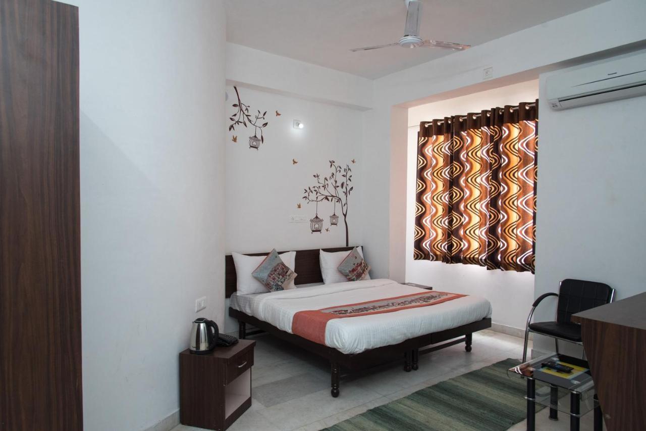 Oyo 14118 Hotel Kalika Palace Udaipur Kültér fotó